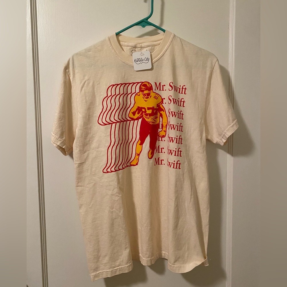 KC Chiefs Mr. Swift Graphic T-Shirt M